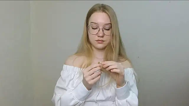 cindi hot online show from 04.23.26