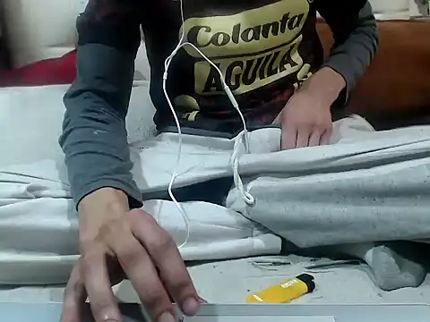 Snapshot of hedocock21 chatting on 11.15.25 hedocock21 online show from 11.15.25