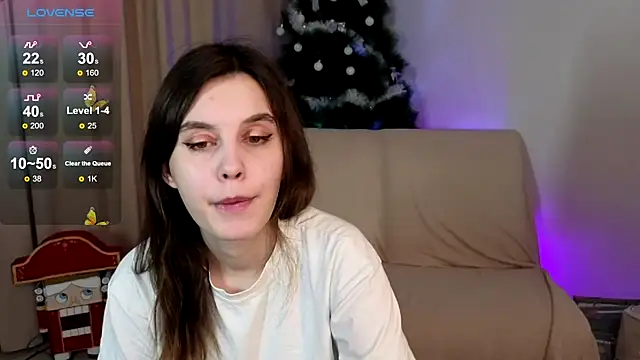 Snapshot of SusieMorris chatting on 12.28.24 SusieMorris online show from 12.28.24