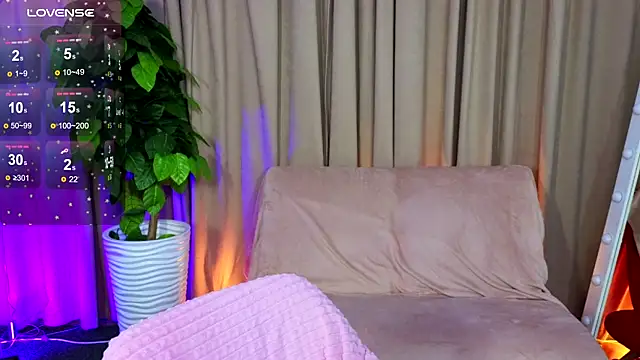 Snapshot of SusieMorris chatting on 02.10.25 SusieMorris online show from 02.10.25