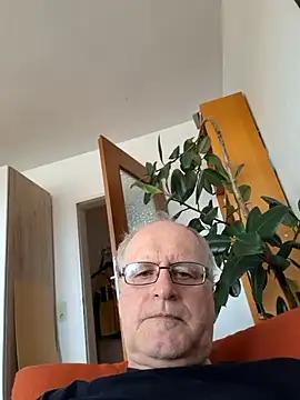 Milkasahne64 online show from 06.04.26