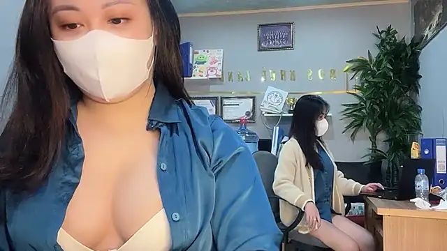 Snapshot of Bamboo_Swetie chatting on 12.17.24 Bamboo Swetie online show from 12.17.24