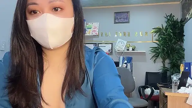 Snapshot of Bamboo_Swetie chatting on 12.18.24 Bamboo Swetie online show from 12.18.24