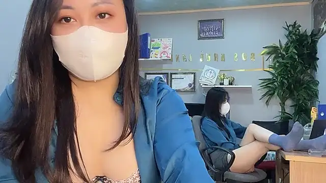 Snapshot of Bamboo_Swetie chatting on 12.18.24 Bamboo Swetie online show from 12.18.24