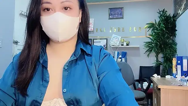 Snapshot of Bamboo_Swetie chatting on 12.20.24 Bamboo Swetie online show from 12.20.24