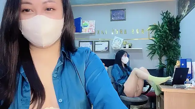 Snapshot of Bamboo_Swetie chatting on 12.20.24 Bamboo Swetie online show from 12.20.24