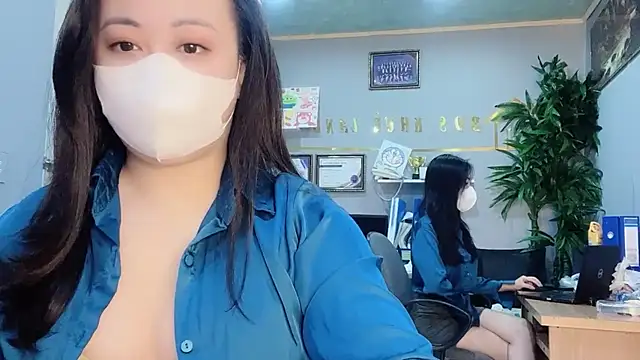 Snapshot of Bamboo_Swetie chatting on 12.20.24 Bamboo Swetie online show from 12.20.24