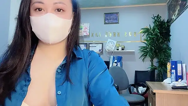 Snapshot of Bamboo_Swetie chatting on 12.22.24 Bamboo Swetie online show from 12.22.24