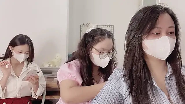 Snapshot of Bamboo_Swetie chatting on 10.22.25 Bamboo Swetie online show from 10.22.25