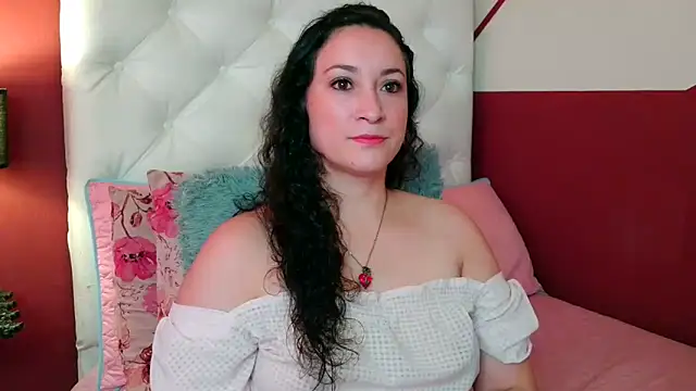 Snapshot of jessi_lovers chatting on 02.28.25 jessi lovers online show from 02.28.25