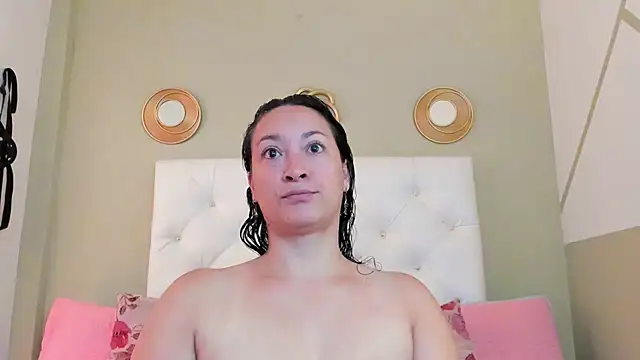 Snapshot of jessi_lovers chatting on 10.22.25 jessi lovers online show from 10.22.25