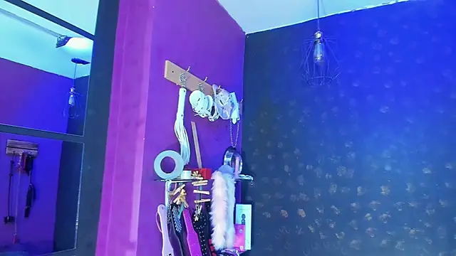 Snapshot of Alexa_Slave chatting on 09.10.25 Alexa Slave online show from 09.10.25