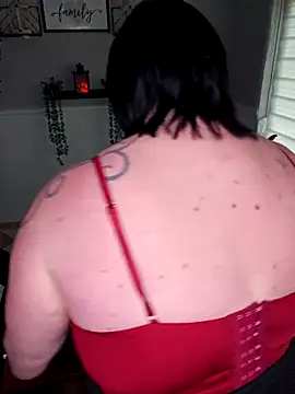 Snapshot of -BonnieBlack- chatting on 10.07.25 -BonnieBlack- online show from 10.07.25