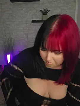 Snapshot of -BonnieBlack- chatting on 06.19.26 -BonnieBlack- online show from 06.19.26