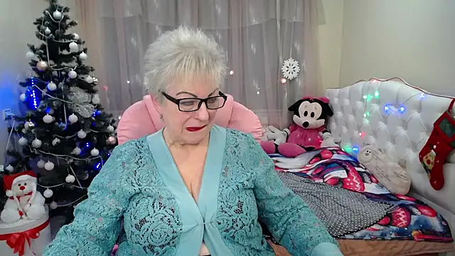 KayleSmoll online show from 01.04.25