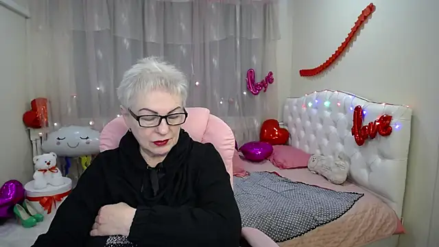 KayleSmoll online show from 02.12.25
