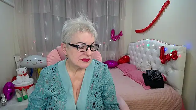KayleSmoll online show from 02.26.25