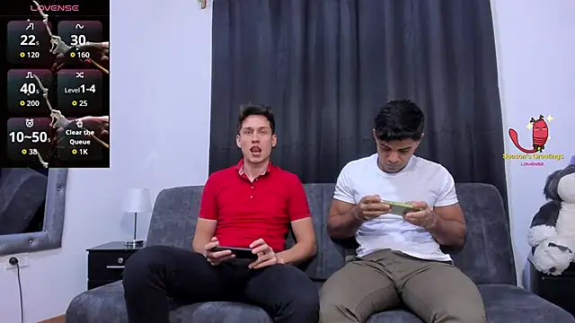 Snapshot of Luciano_and_Marlon chatting on 10.22.25 Luciano and Marlon online show from 10.22.25