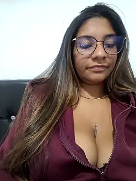 Sofythom1 online show from 12.21.25