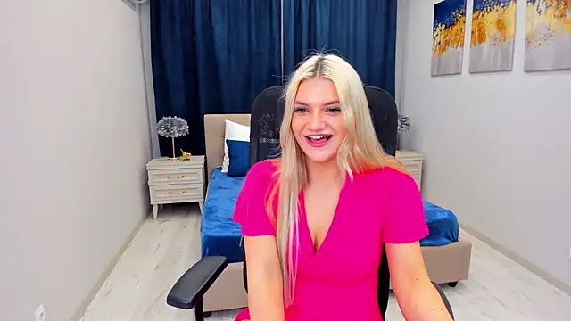 SelenaeMoore online show from 01.12.25