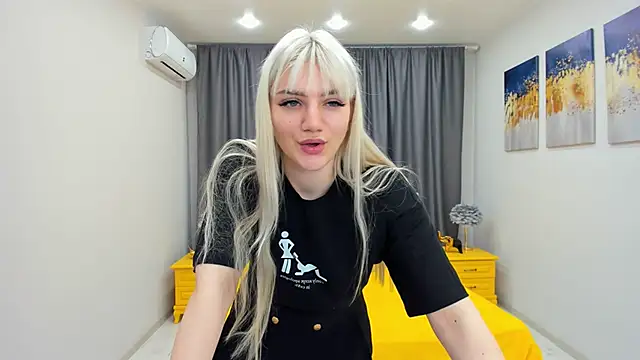 SelenaeMoore online show from 01.25.25