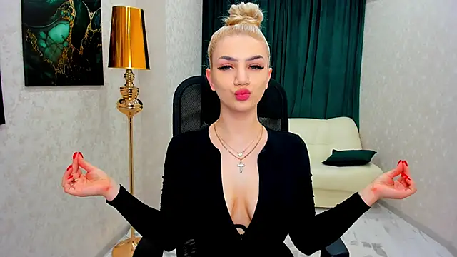 SelenaeMoore online show from 02.24.25