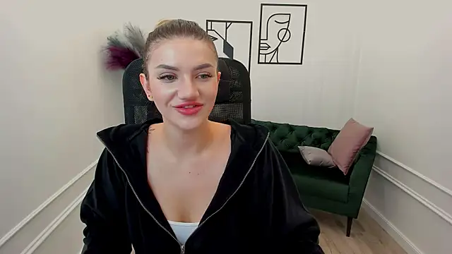 SelenaeMoore online show from 10.08.25