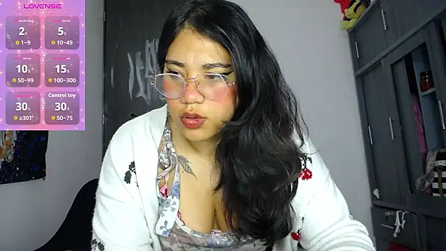 Snapshot of soul_red chatting on 11.06.25 soul red online show from 11.06.25