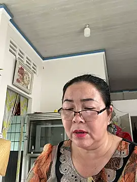 Snapshot of NDith chatting on 03.05.25 NDith online show from 03.05.25