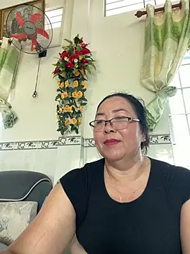 Snapshot of NDith chatting on 03.06.25 NDith online show from 03.06.25