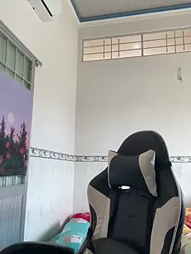 Snapshot of NDith chatting on 03.07.25 NDith online show from 03.07.25