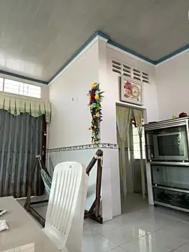 Snapshot of NDith chatting on 03.10.25 NDith online show from 03.10.25