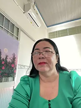 Snapshot of NDith chatting on 03.12.25 NDith online show from 03.12.25