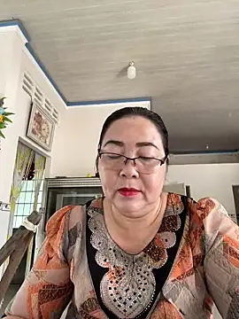 Snapshot of NDith chatting on 03.13.25 NDith online show from 03.13.25