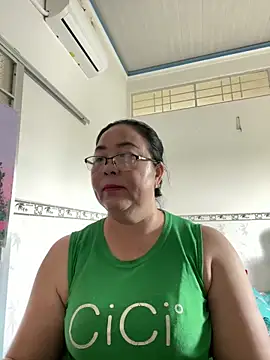 Snapshot of NDith chatting on 03.13.25 NDith online show from 03.13.25