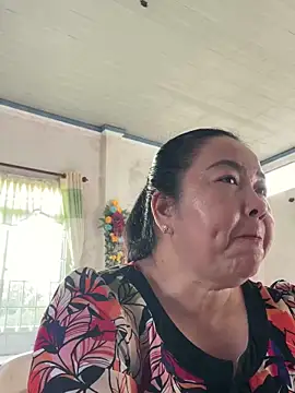 Snapshot of NDith chatting on 03.13.25 NDith online show from 03.13.25