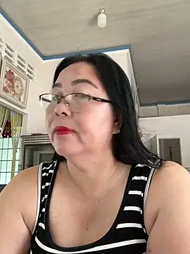 Snapshot of NDith chatting on 03.14.25 NDith online show from 03.14.25