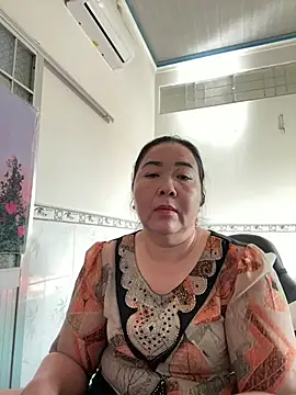 Snapshot of NDith chatting on 03.15.25 NDith online show from 03.15.25