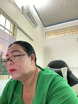 Snapshot of NDith chatting on 03.15.25 NDith online show from 03.15.25