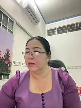 Snapshot of NDith chatting on 03.15.25 NDith online show from 03.15.25