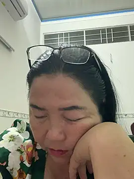 Snapshot of NDith chatting on 03.15.25 NDith online show from 03.15.25