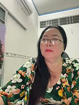 Snapshot of NDith chatting on 03.15.25 NDith online show from 03.15.25