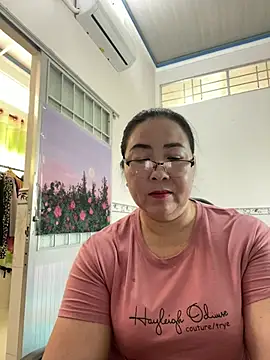 Snapshot of NDith chatting on 03.20.25 NDith online show from 03.20.25