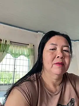 Snapshot of NDith chatting on 03.22.25 NDith online show from 03.22.25