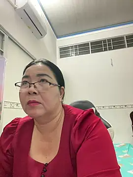 Snapshot of NDith chatting on 03.22.25 NDith online show from 03.22.25