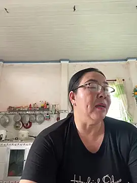 Snapshot of NDith chatting on 03.23.25 NDith online show from 03.23.25