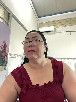 Snapshot of NDith chatting on 09.09.25 NDith online show from 09.09.25