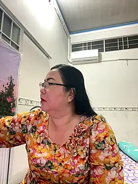 Snapshot of NDith chatting on 09.09.25 NDith online show from 09.09.25