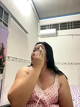 Snapshot of NDith chatting on 09.10.25 NDith online show from 09.10.25