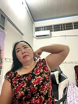 Snapshot of NDith chatting on 09.11.25 NDith online show from 09.11.25